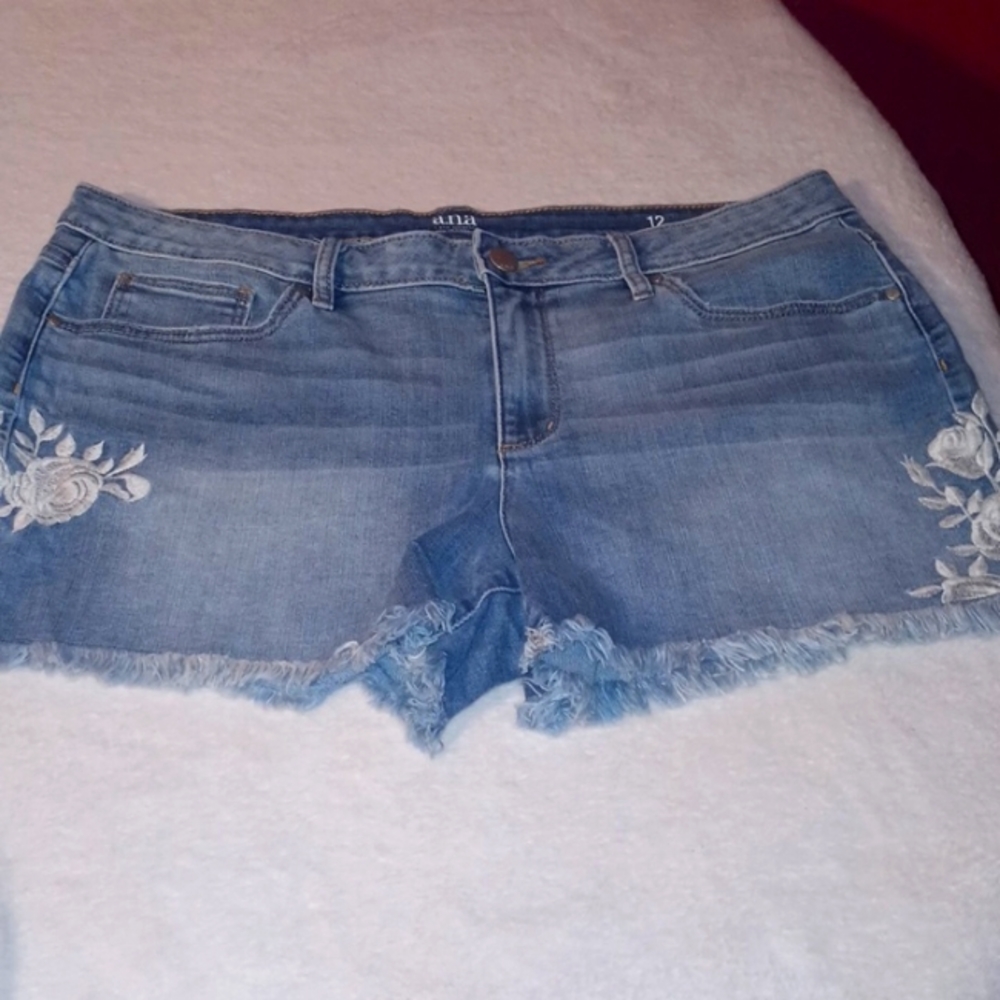 a.n.a  A New Approach jeans shorts
